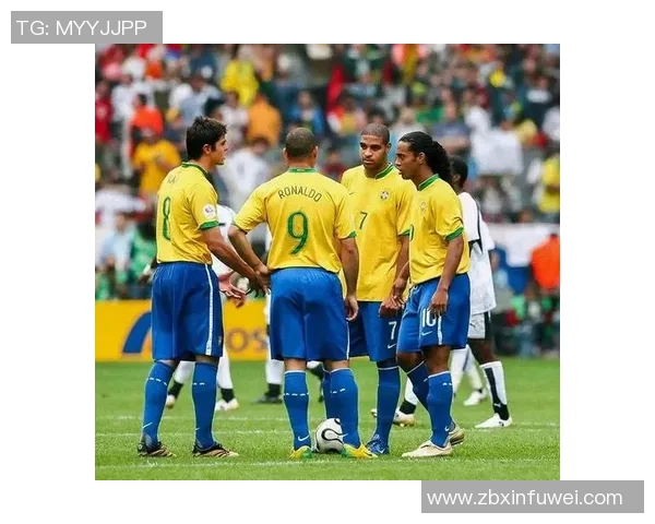 十位足球明星同框合影展现足球魅力与友谊的精彩瞬间