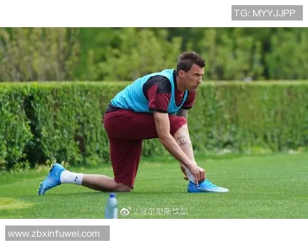 足球明星畅饮饮料的精彩瞬间视频集锦分享