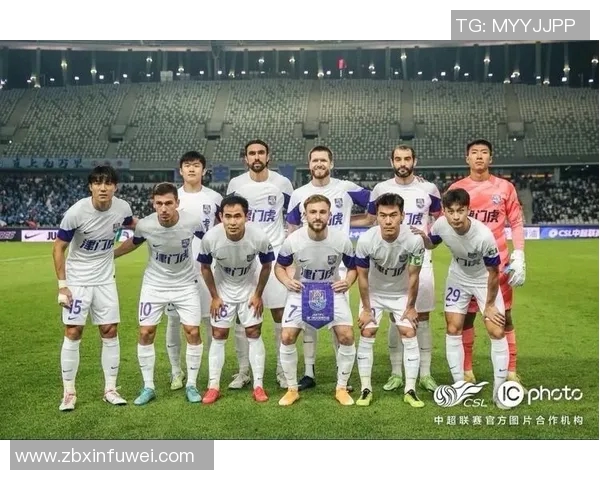 前锋足球明星见面会盛大开启与球迷共庆激情时刻