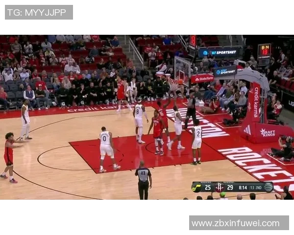 火箭队与爵士队激战25日赛场谁能在对决中笑到最后 火箭队与爵士队激战25日赛场谁能在对决中笑到最后